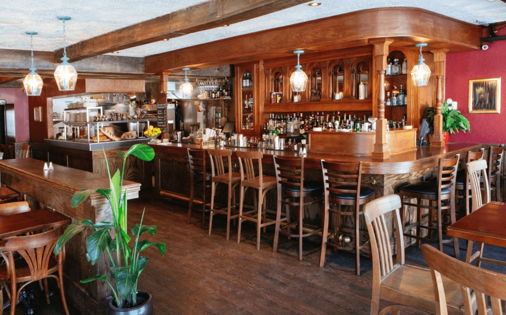 Pub Bishop and Bagg Restaurant Mile-End Montreal