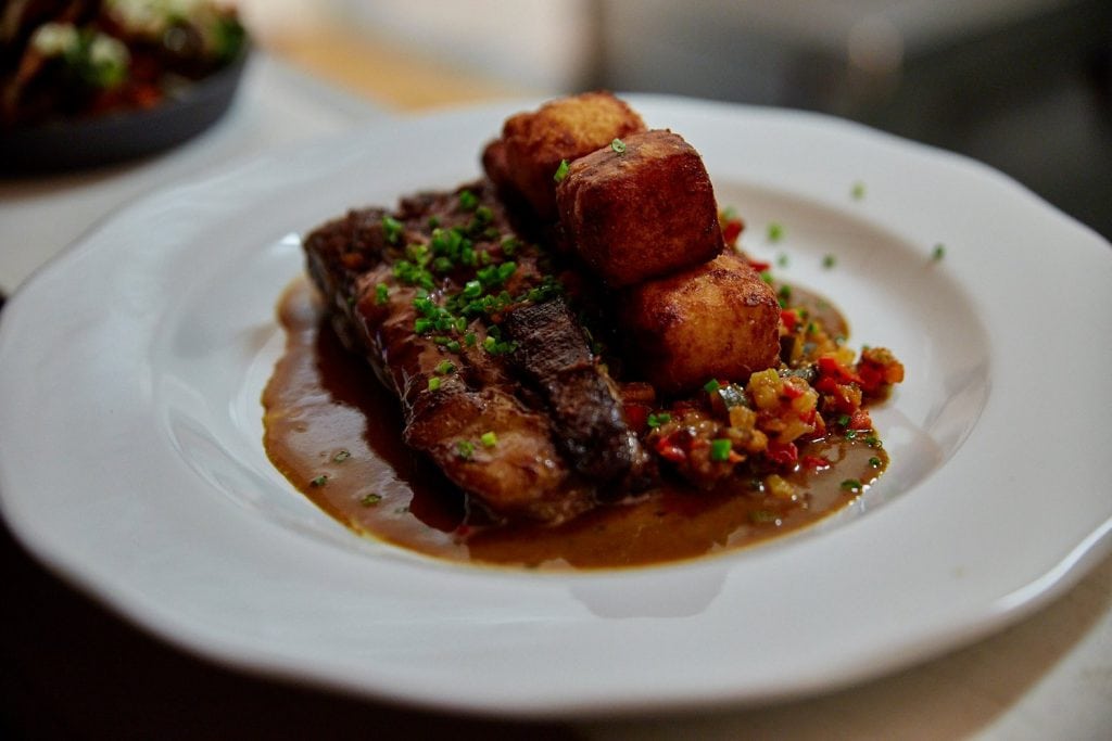 Restaurant Prince : un apportez votre vin haut de gamme rue Rachel Restaurant Prince : un apportez votre vin haut de gamme rue Rachel