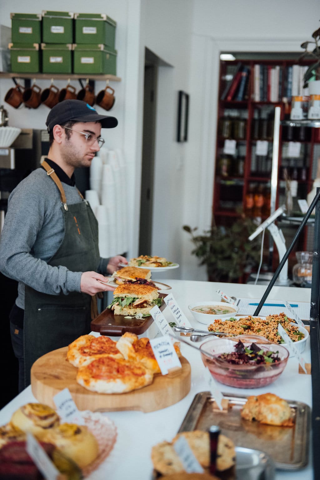 dave plant food bouffe comptoir lunch montreal village