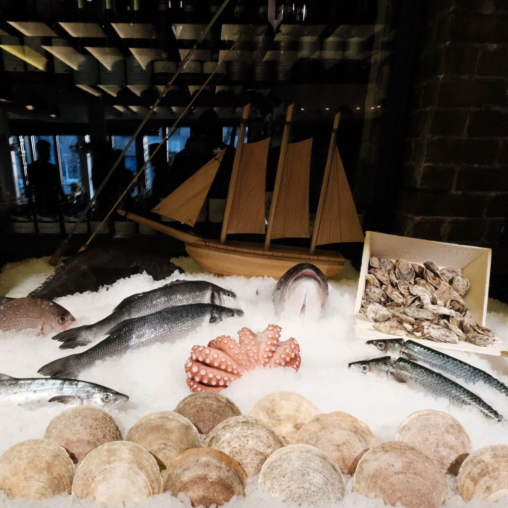 Makro : fresh seafood and fish in Griffintown