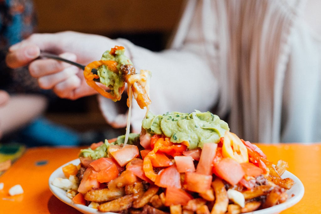 La Banquise Restaurant Casse-croûte Meilleure Poutine Montréal 24h