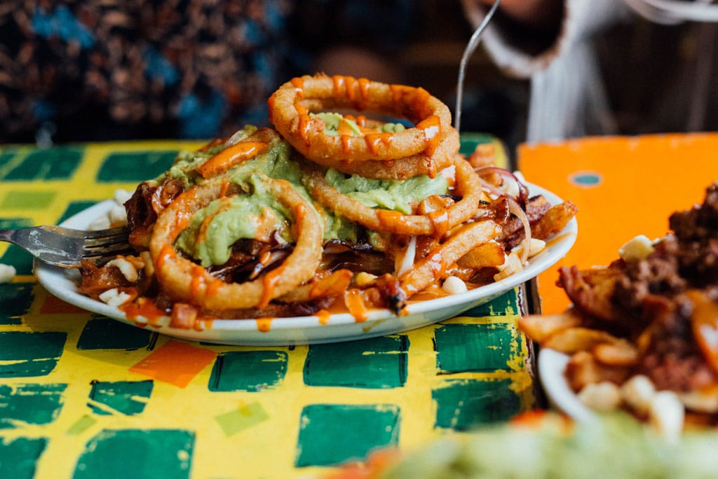 La Banquise Restaurant Casse-croûte Meilleure Poutine Montréal 24h