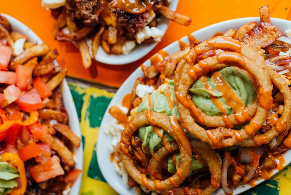 La Banquise Restaurant Casse-croûte Meilleure Poutine Montréal 24h