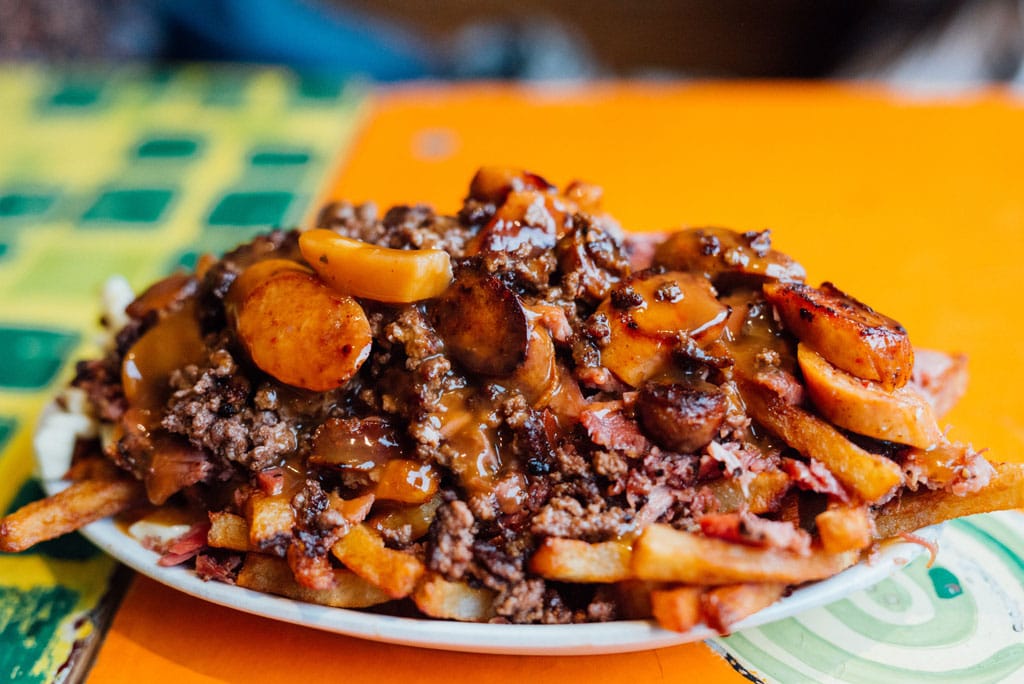 La Banquise Restaurant Casse-croûte Meilleure Poutine Montréal 24h