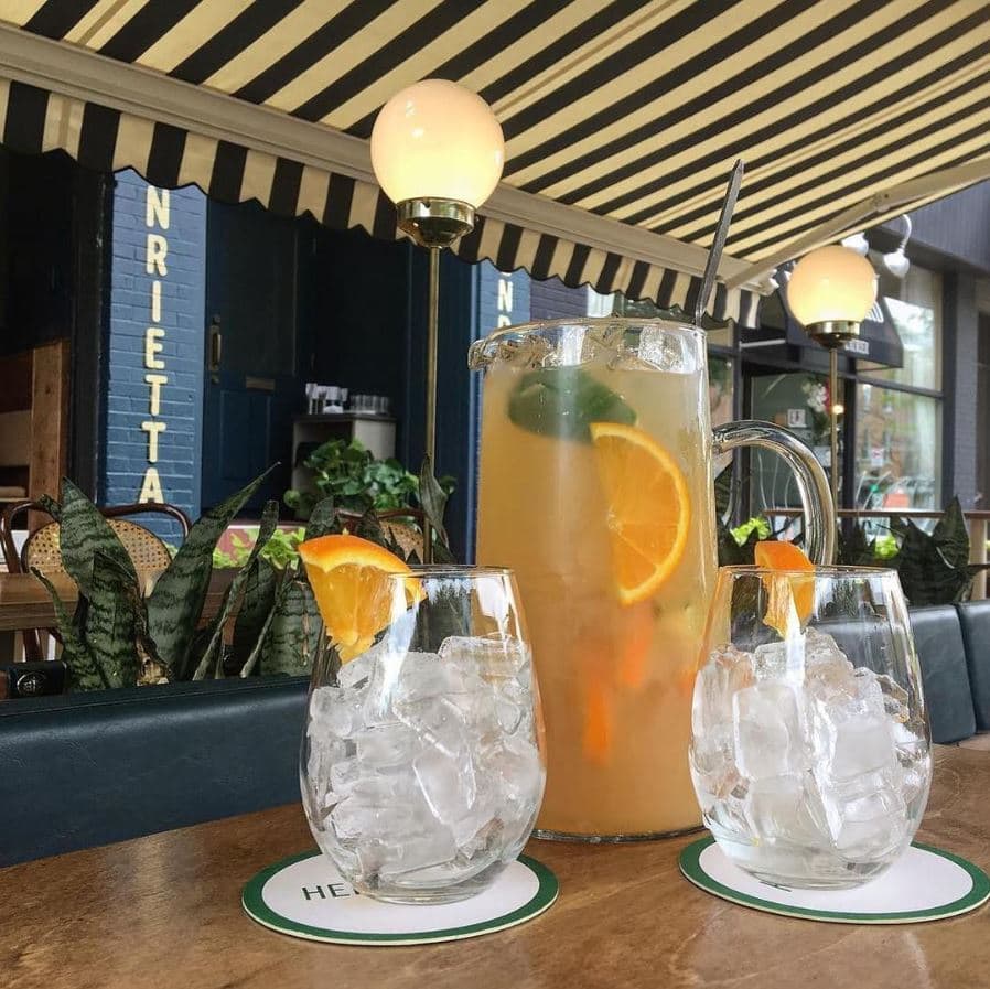 Suggestions d'adresses où boire une bonne sangria à Montréal