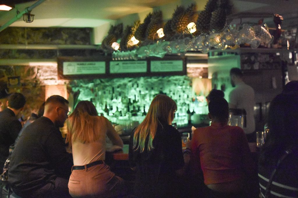 Mal nécessaire bar quartier chinois 13