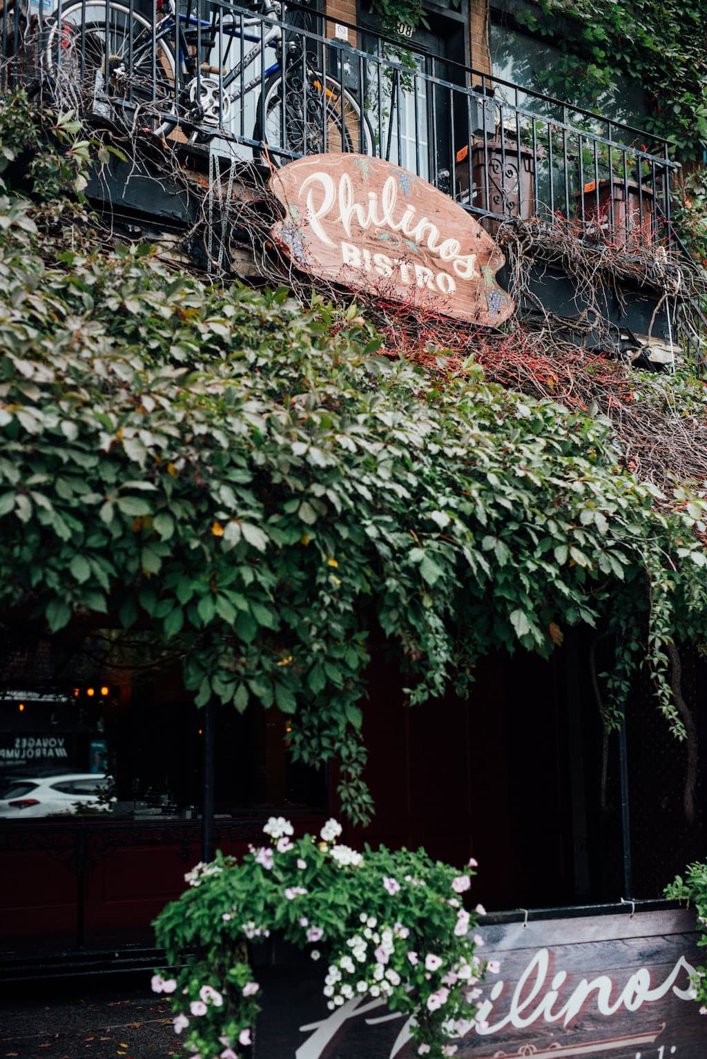 Philinos restaurant Parc Mile End Montreal