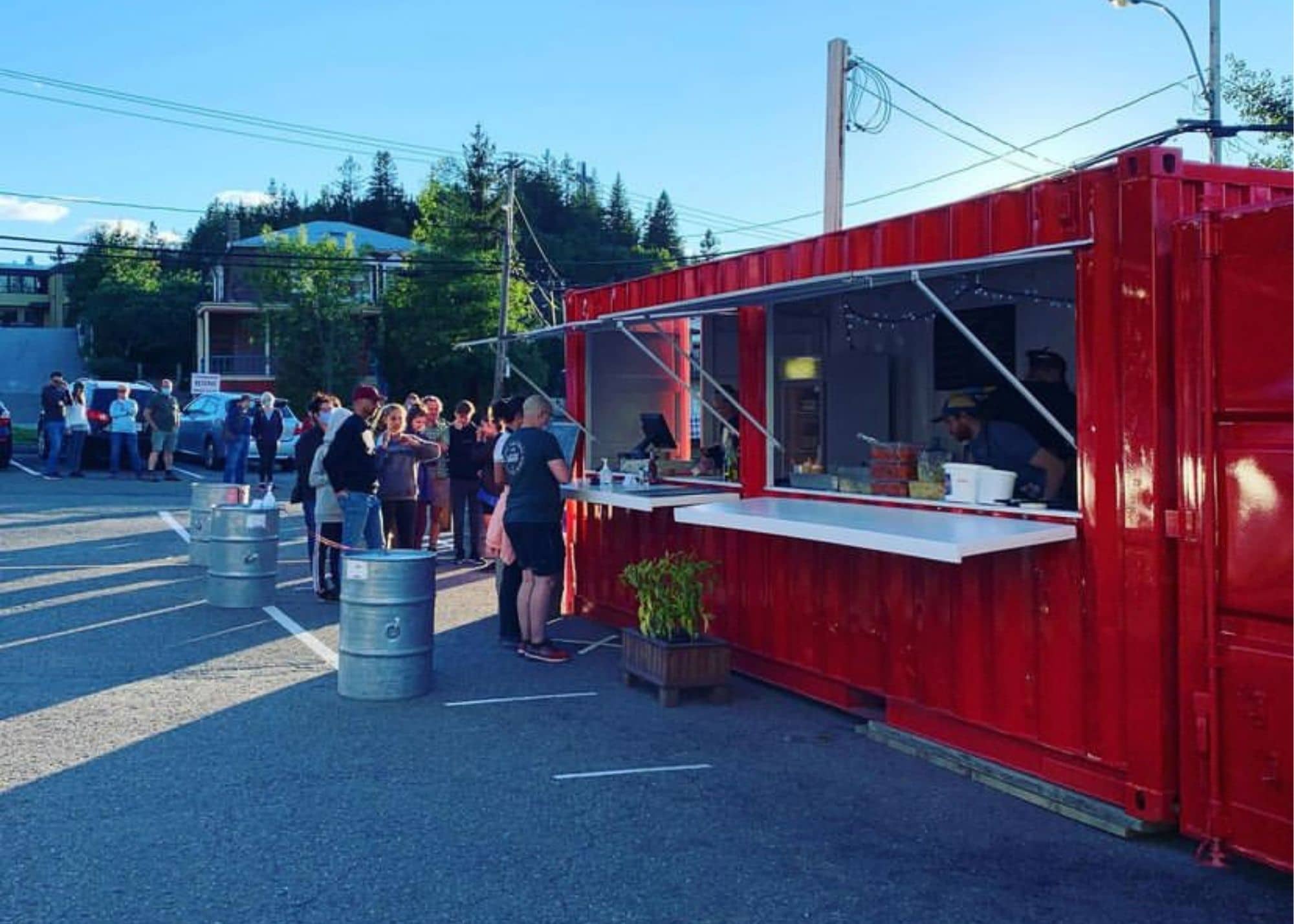 Cantine côtière : la bouffe de cantine du Bic réinventée - Tastet