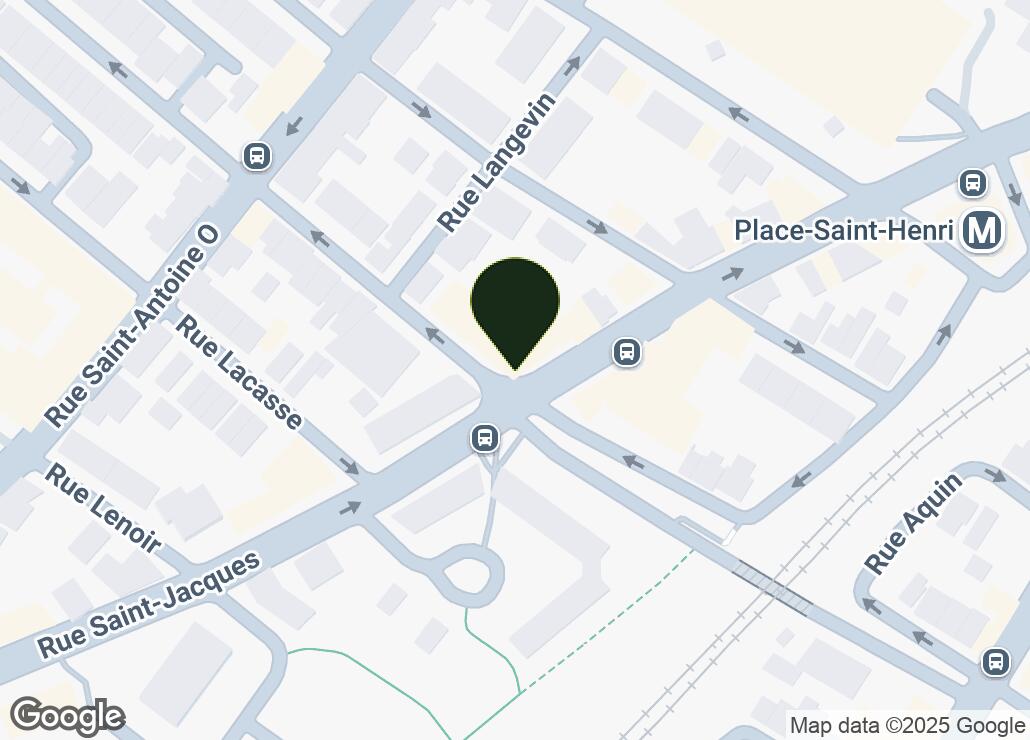 Map showing location at 45.4765688, -73.588997
