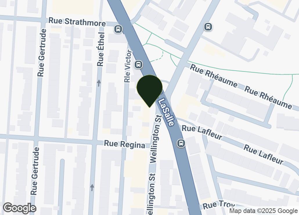 Map showing location at 45.4676361, -73.5667008