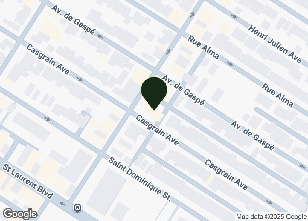 Map showing location at 45.5330038, -73.6104267