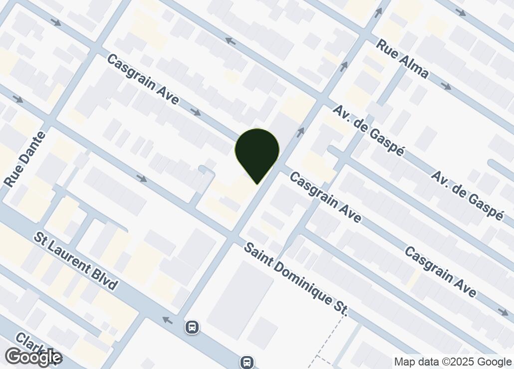 Map showing location at 45.5328529, -73.6111091