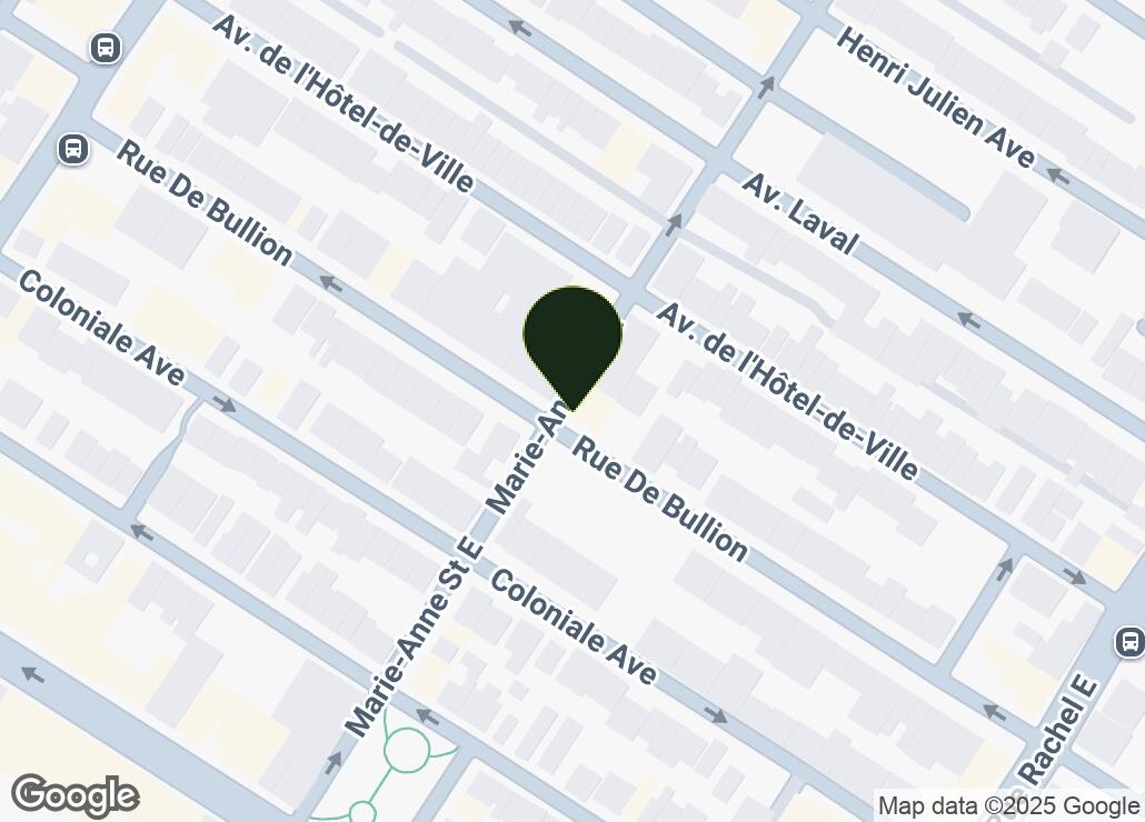 Map showing location at 45.520514, -73.582702