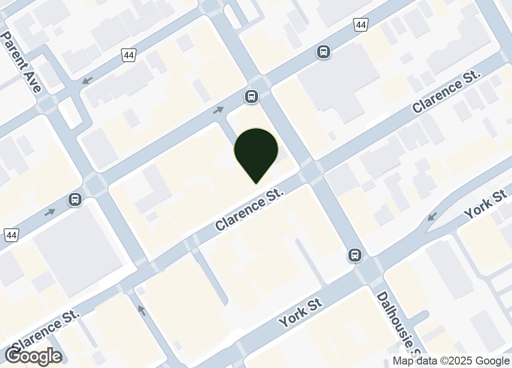 Map showing location at 45.4295133, -75.6923246