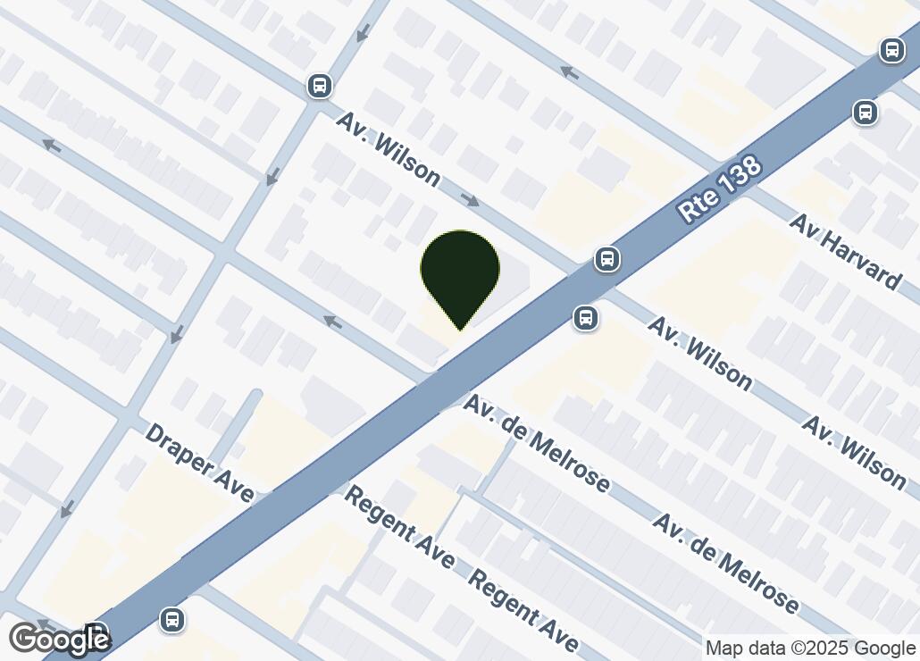 Map showing location at 45.4701236, -73.6171197