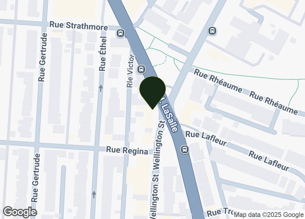 Map showing location at 45.4676819, -73.5666977