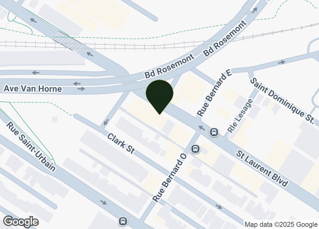 Map showing location at 45.5275062, -73.6029097
