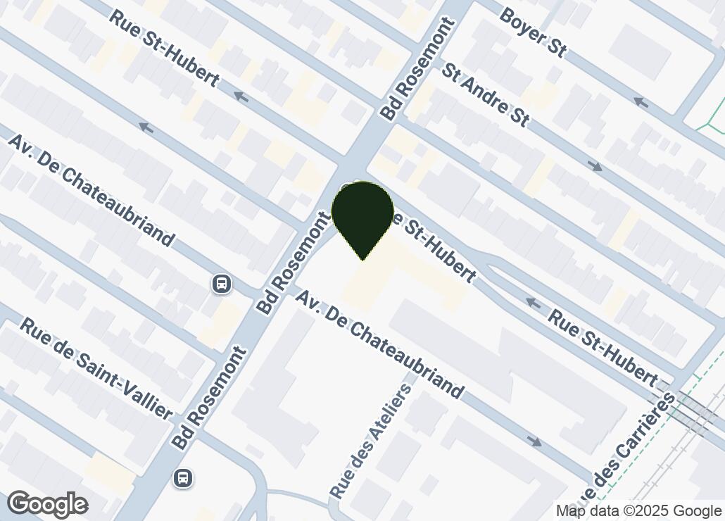 Map showing location at 45.5326736, -73.5964589