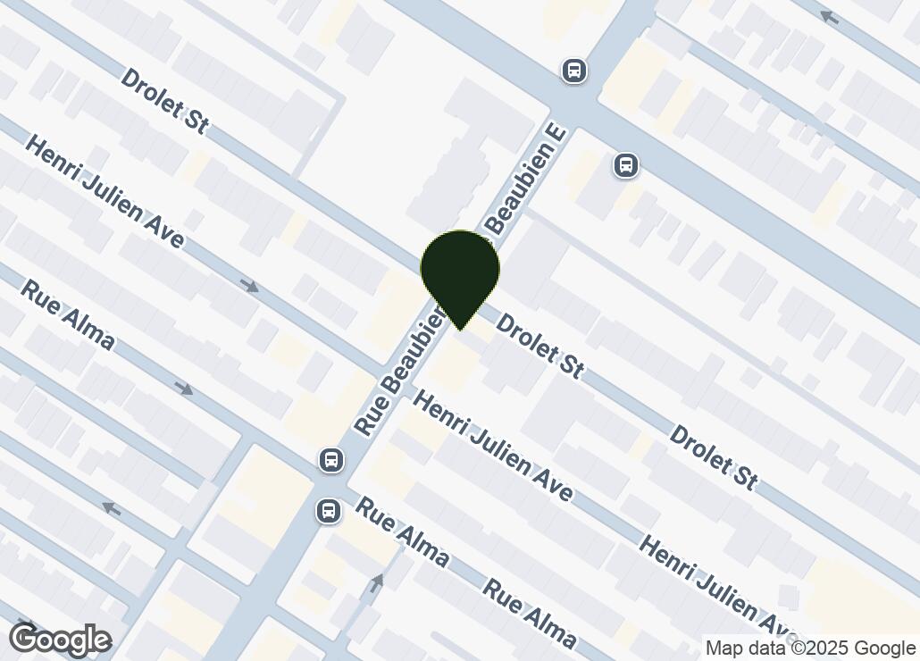 Map showing location at 45.5330473, -73.6056747