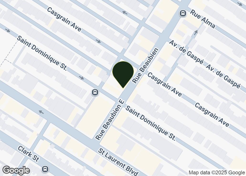 Map showing location at 45.5311126, -73.607813