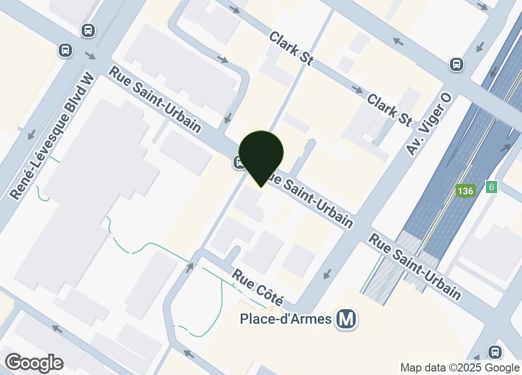 Map showing location at 45.5067346, -73.5607789