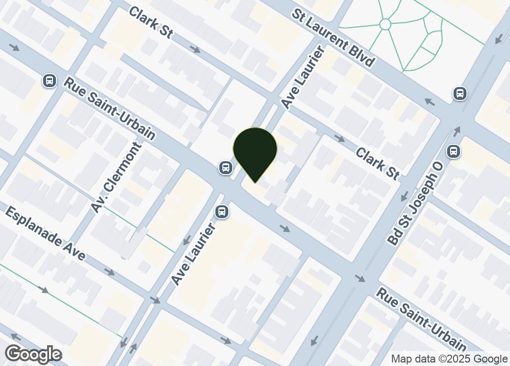 Map showing location at 45.5218957, -73.5935476