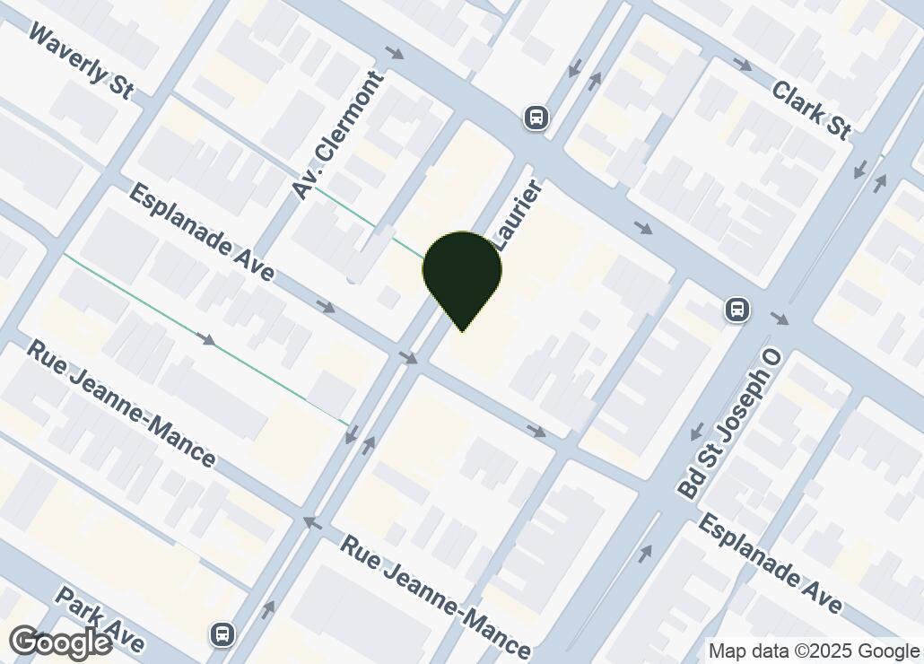 Map showing location at 45.5211166, -73.5943092