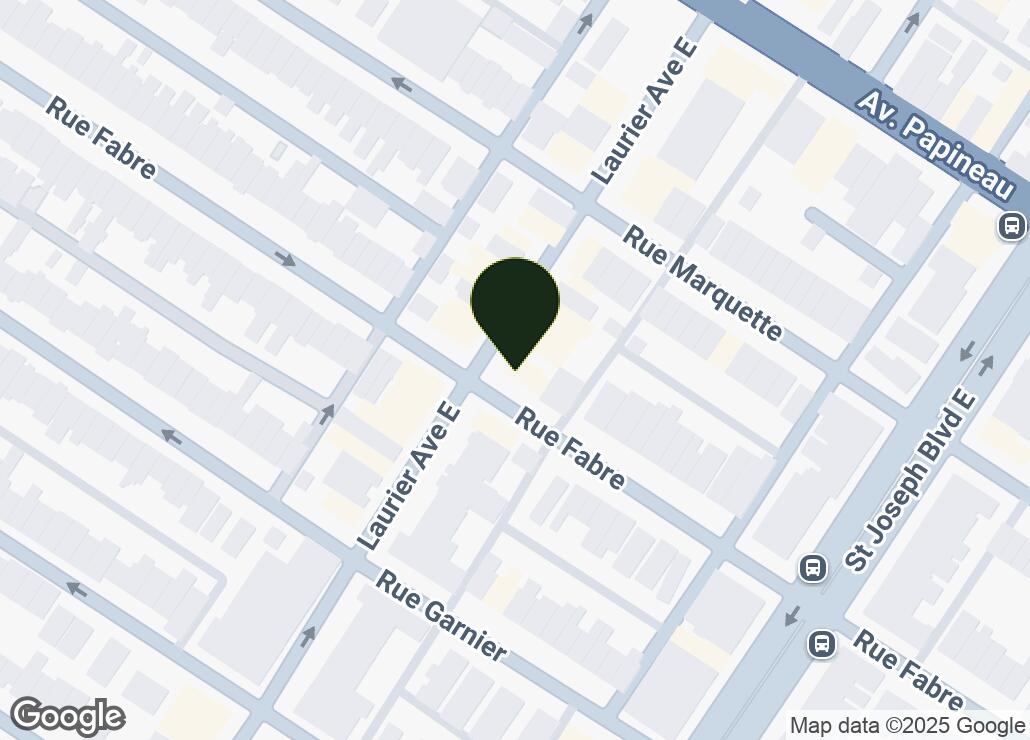 Map showing location at 45.534697, -73.5824506