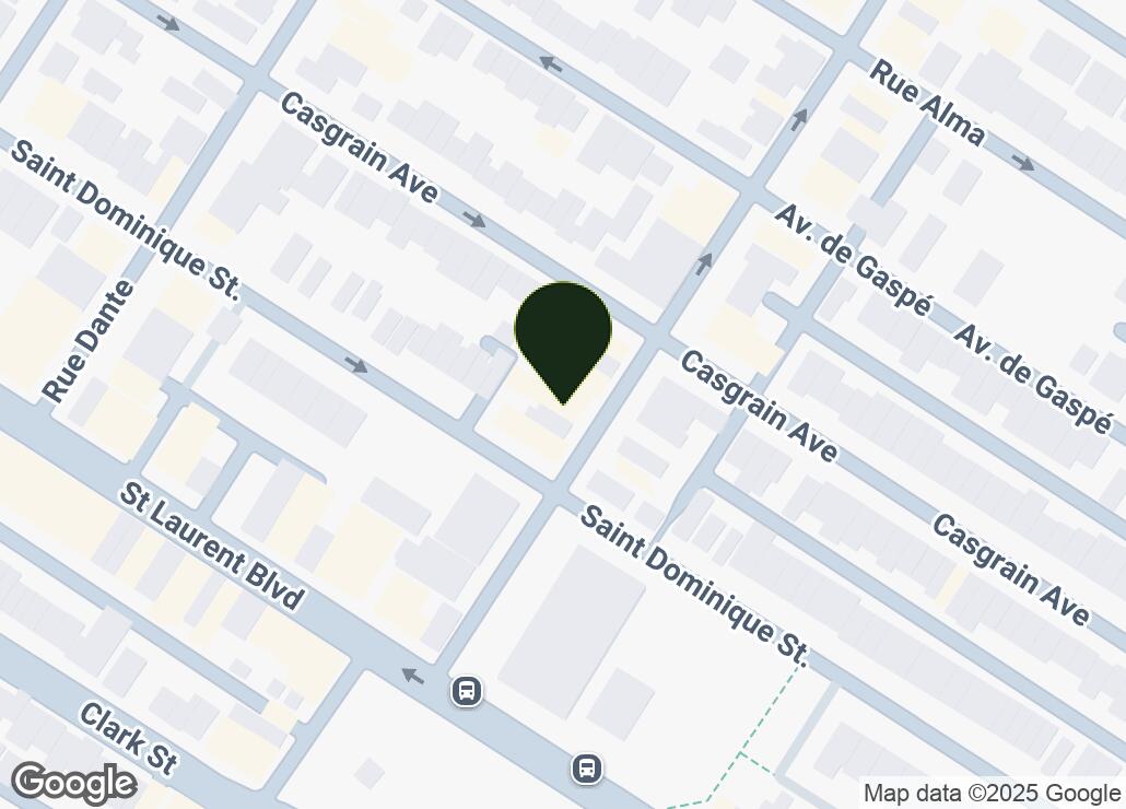 Map showing location at 45.5327619, -73.6113324