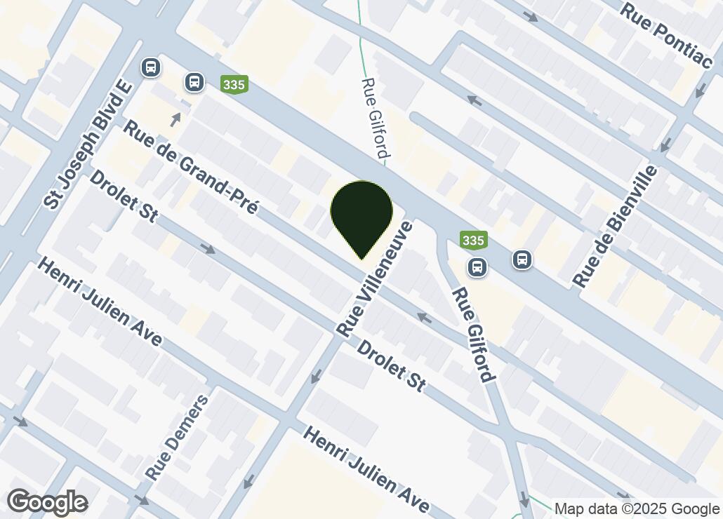 Map showing location at 45.525025, -73.586277