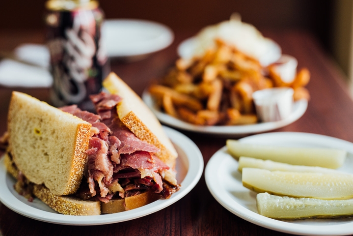 Les meilleurs sandwichs à la viande fumée à Montréal